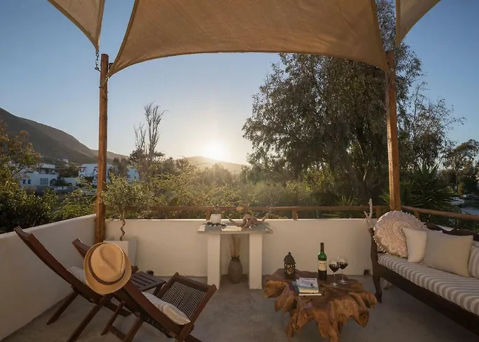Light Blue Window Apartment Kamari (Santorini)