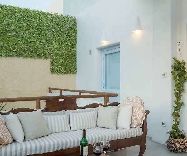 لايت بلو ويندو كاماري * Kamári