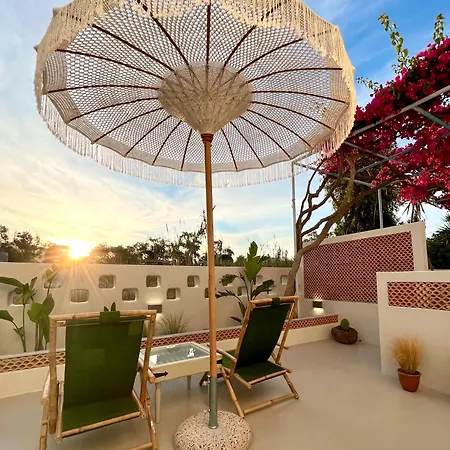 卡马利淡蓝之窗公寓