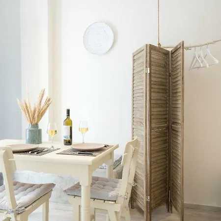 卡马利淡蓝之窗公寓 *