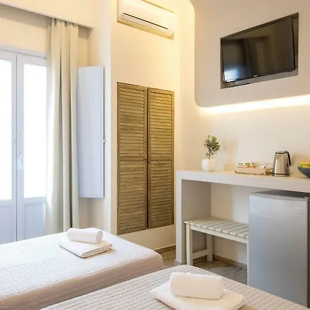 卡马利淡蓝之窗公寓 Kamári